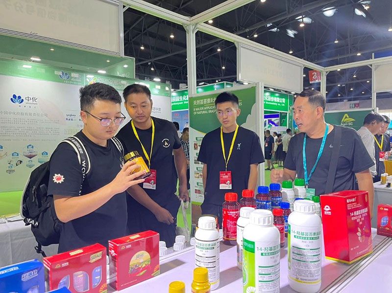 新朝陽(yáng)綠色生物科技亮相西部植?！半p交會(huì)”與第八屆綠色農(nóng)藥博覽會(huì)