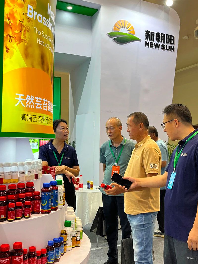 新朝陽(yáng)綠色生物科技亮相西部植?！半p交會(huì)”與第八屆綠色農(nóng)藥博覽會(huì)